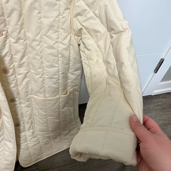 Everlane: Cream Puff Jacket - Picture 2 of 5